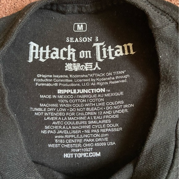 Attack on titan graphic long sleeve shirt - Picture 3 of 5